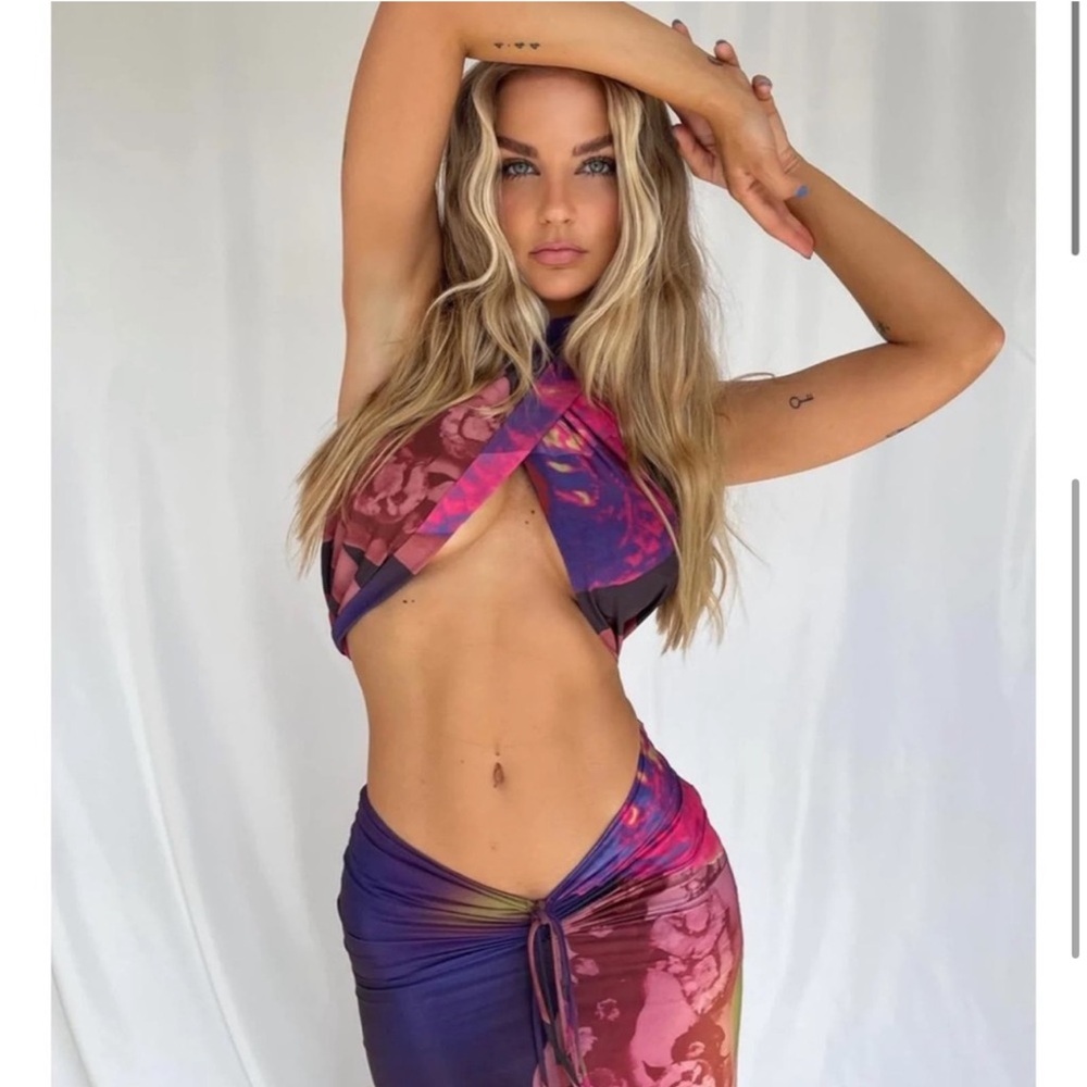 NWT With Jean Naomi Set in Flamboyant Anthurium XS